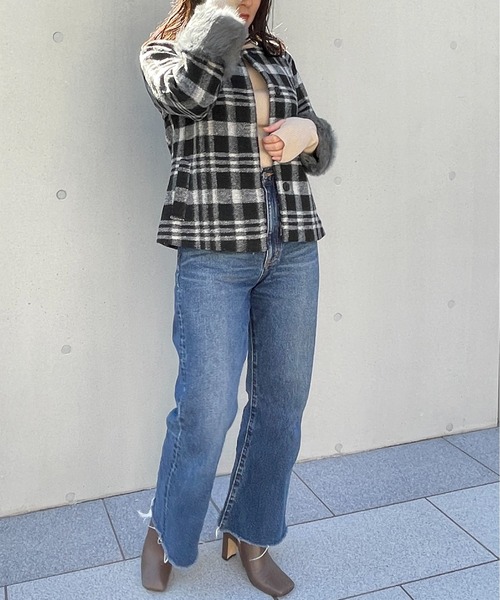 StyleSea（スタイルシー）の「ラビットファーノーカラージャケット（ノーカラージャケット・レディース・グリーン/ブラック/ブラック系・SMALL）」の15枚目の写真