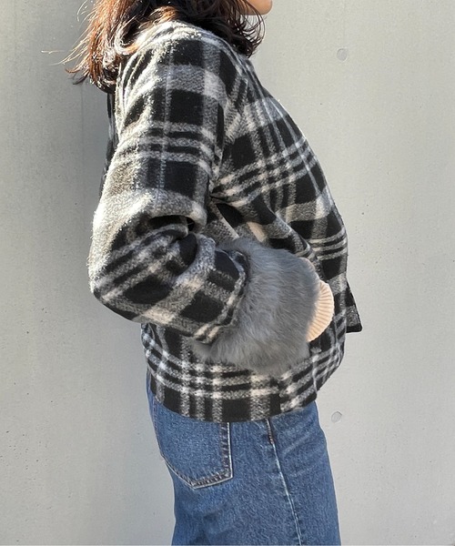 StyleSea（スタイルシー）の「ラビットファーノーカラージャケット（ノーカラージャケット・レディース・グリーン/ブラック/ブラック系・SMALL）」の11枚目の写真