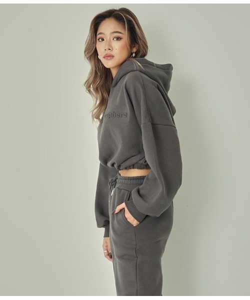 ANAP（アナップ）の「裏起毛エンボスロゴクロップドフーディー（パーカー・レディース・ベージュ/ライトグレー/モスグリーン/スミクロ・FREE）」の10枚目の写真