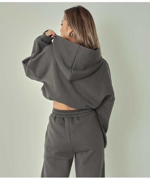 ANAP（アナップ）の「裏起毛エンボスロゴクロップドフーディー（パーカー・レディース・ベージュ/ライトグレー/モスグリーン/スミクロ・FREE）」の7枚目の写真