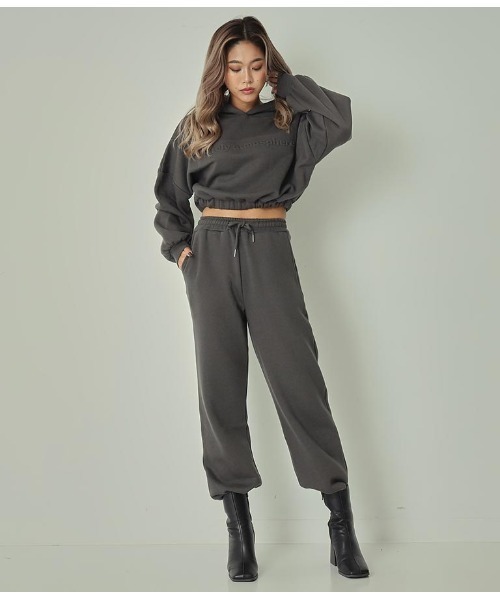 ANAP（アナップ）の「裏起毛エンボスロゴクロップドフーディー（パーカー・レディース・ベージュ/ライトグレー/モスグリーン/スミクロ・FREE）」の12枚目の写真