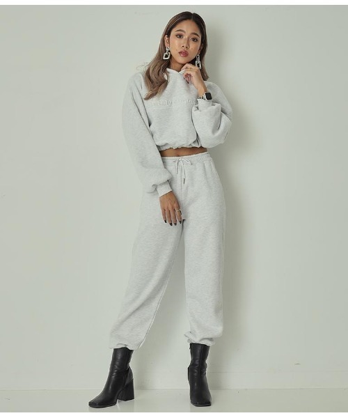 ANAP（アナップ）の「裏起毛エンボスロゴクロップドフーディー（パーカー・レディース・ベージュ/ライトグレー/モスグリーン/スミクロ・FREE）」の14枚目の写真