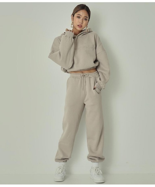 ANAP（アナップ）の「裏起毛エンボスロゴクロップドフーディー（パーカー・レディース・ベージュ/ライトグレー/モスグリーン/スミクロ・FREE）」の5枚目の写真