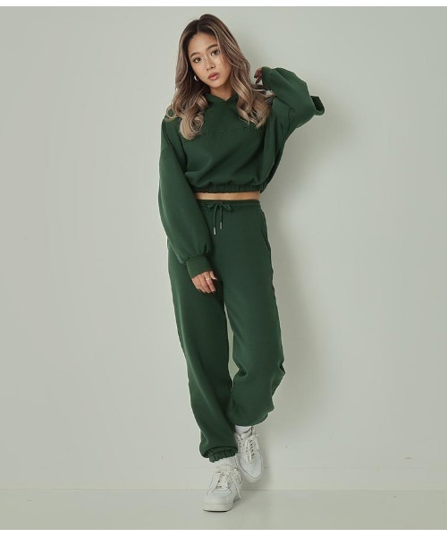 ANAP（アナップ）の「裏起毛エンボスロゴクロップドフーディー（パーカー・レディース・ベージュ/ライトグレー/モスグリーン/スミクロ・FREE）」の9枚目の写真