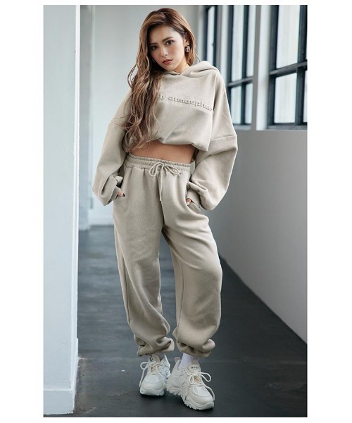 ANAP（アナップ）の「裏起毛エンボスロゴクロップドフーディー（パーカー・レディース・ベージュ/ライトグレー/モスグリーン/スミクロ・FREE）」の19枚目の写真