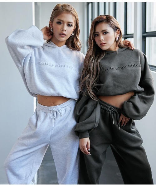 ANAP（アナップ）の「裏起毛エンボスロゴクロップドフーディー（パーカー・レディース・ベージュ/ライトグレー/モスグリーン/スミクロ・FREE）」の22枚目の写真