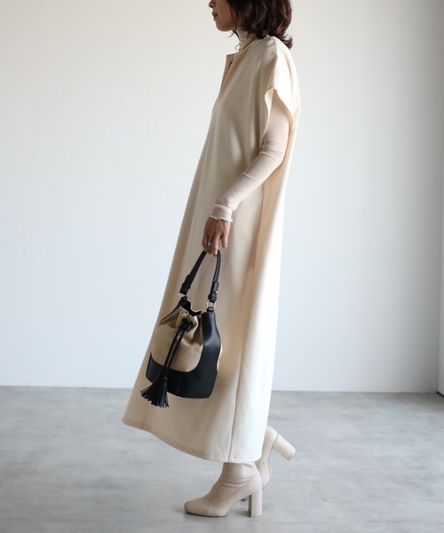 ap retro（アプレトロ）の「【選べる着丈・素材】ディープVネックジャンスカ / 深スリットワンピース（ワンピース・レディース・アイボリー/ブラック/グレー/グレイッシュベージュ/ベージュ/ブラック系その他/ホワイト系その他・FREE/LARGE）」の9枚目の写真