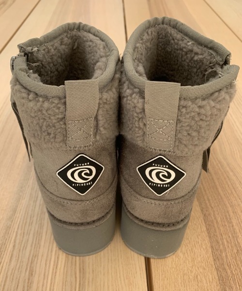 PIPING HOT FUTURE(パイピングホットフューチャー)の「SHORT BOOT WITH SIDE ZIP(ブーツ・レディース・グレー・ 22/ 23/ 24/ 25/ 26)」の3枚目の写真