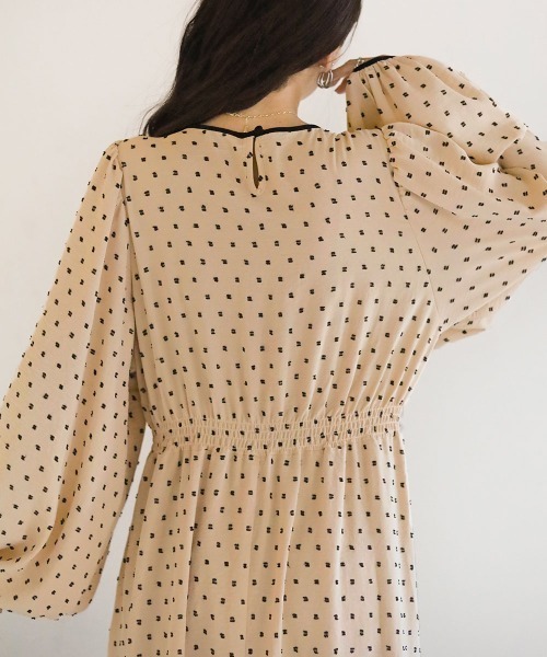 Bab(バブ)の「ドットパイピングワンピース(ワンピース・レディース・ベージュ/ブルー/ブラック・M)」の18枚目の写真