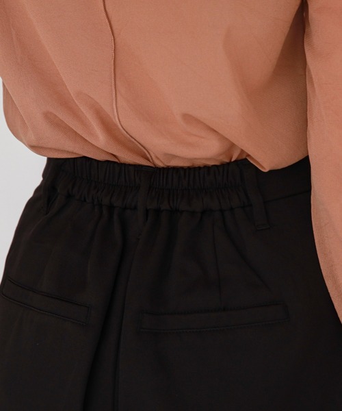 feepur（フェピュール）の「ワンタックハーフパンツ（その他パンツ・レディース・ブラック/アイボリー/モカ・MEDIUM）」の9枚目の写真
