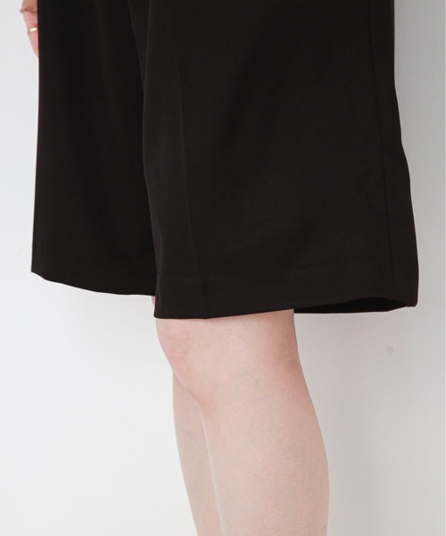 feepur（フェピュール）の「ワンタックハーフパンツ（その他パンツ・レディース・ブラック/アイボリー/モカ・MEDIUM）」の12枚目の写真