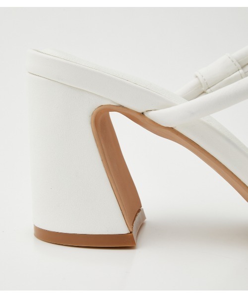 AZUL by moussy(アズールバイマウジー)の「TUBE CROSS BELT SANDALS/チューブクロスベルトサンダル(サンダル・レディース・ブラック/ホワイト・SMALL/MEDIUM/LARGE)」の10枚目の写真