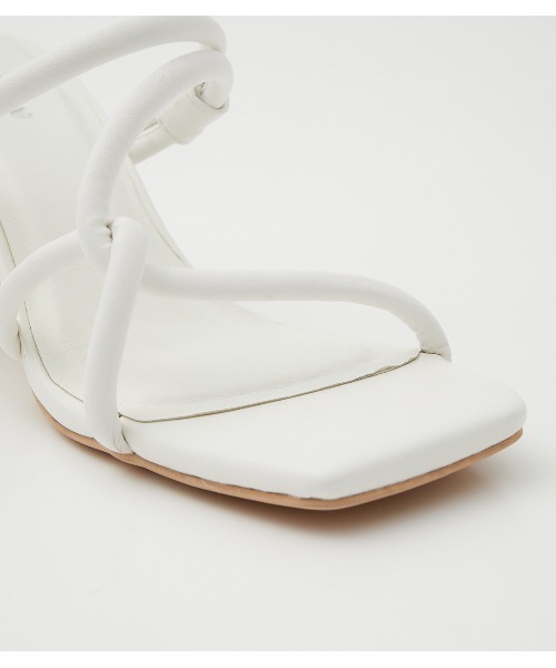 moussy ホワイトサンダル MOUSSY（マウジー）の「STRING DESIGN CHUNKY サンダル