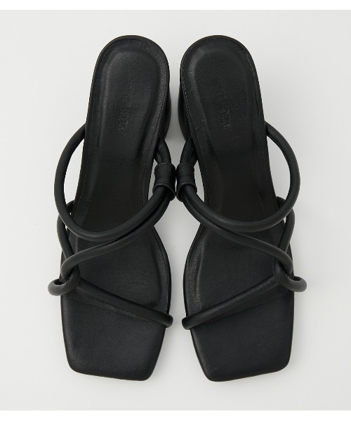 AZUL by moussy(アズールバイマウジー)の「TUBE CROSS BELT SANDALS/チューブクロスベルトサンダル(サンダル・レディース・ブラック/ホワイト・SMALL/MEDIUM/LARGE)」の15枚目の写真