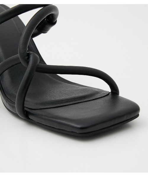 AZUL by moussy(アズールバイマウジー)の「TUBE CROSS BELT SANDALS/チューブクロスベルトサンダル(サンダル・レディース・ブラック/ホワイト・SMALL/MEDIUM/LARGE)」の18枚目の写真