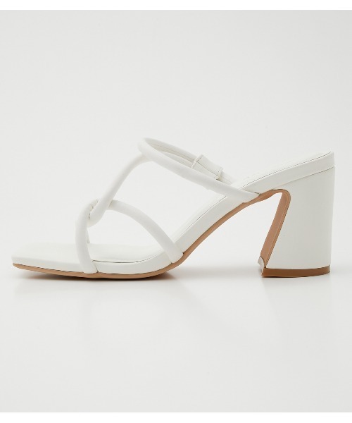 AZUL by moussy(アズールバイマウジー)の「TUBE CROSS BELT SANDALS/チューブクロスベルトサンダル(サンダル・レディース・ブラック/ホワイト・SMALL/MEDIUM/LARGE)」の6枚目の写真