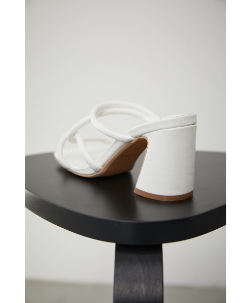 AZUL by moussy(アズールバイマウジー)の「TUBE CROSS BELT SANDALS/チューブクロスベルトサンダル(サンダル・レディース・ブラック/ホワイト・SMALL/MEDIUM/LARGE)」の20枚目の写真