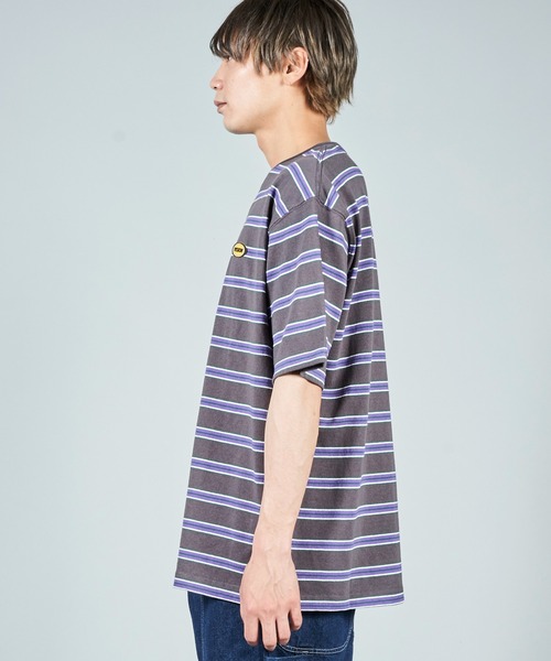VISION STREET WEAR(ヴィジョンストリートウェア)の「【VISION STREET WEAR】ビッグシルエット ワンポイント刺繍 クルーネック ボーダーTシャツ(Tシャツ/カットソー・メンズ・ホワイト/チャコールグレー/ネイビー・MEDIUM/LARGE/X-LARGE)」の9枚目の写真