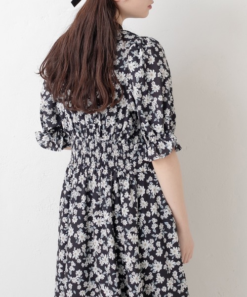 OLIVE des OLIVE（オリーブデオリーブ）の「マーガレットVネックワンピース（ワンピース・レディース・イエロー/ブラック/ミント・FREE）」の11枚目の写真