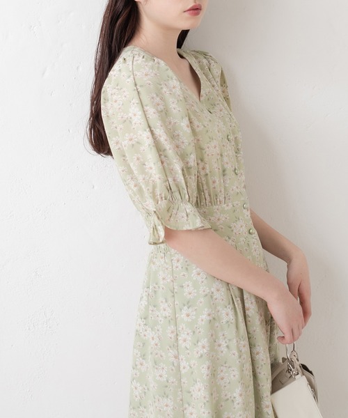 OLIVE des OLIVE（オリーブデオリーブ）の「マーガレットVネックワンピース（ワンピース・レディース・イエロー/ブラック/ミント・FREE）」の15枚目の写真