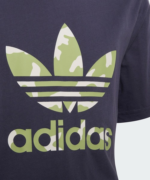 adidas（アディダス）の「カモ グラフィック 半袖Tシャツ
