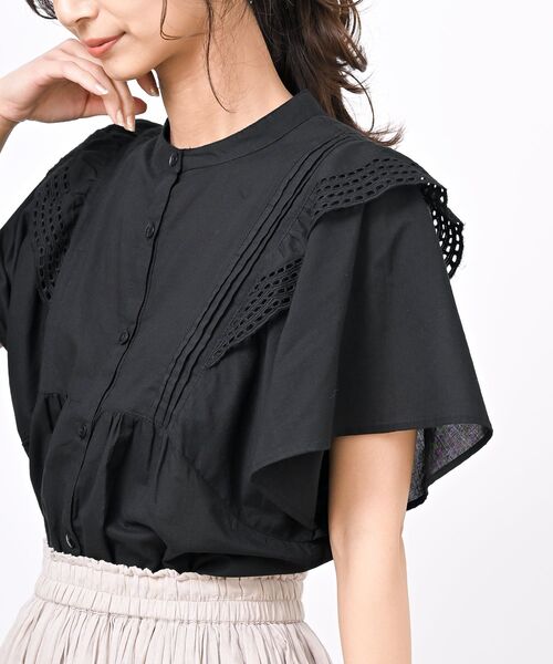 rps（アールピーエス）の「バンドカラー肩フリルブラウス（シャツ/ブラウス・レディース・オフホワイト/ブラック・M/フリー）」の2枚目の写真