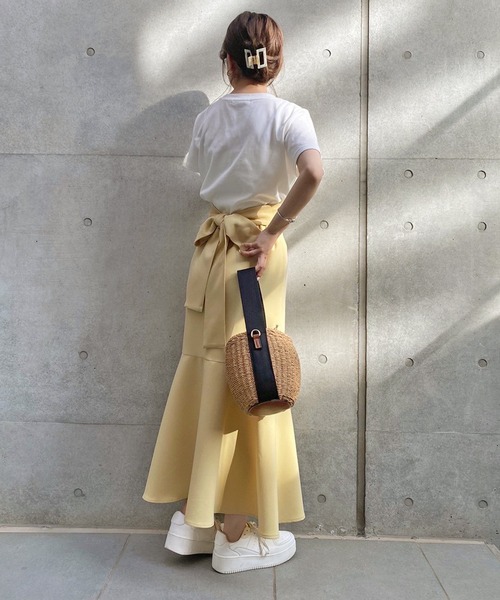 one after another NICE CLAUP（ワンアフターアナザーナイスクラップ）の「Backリボンマーメイドスカート（スカート・レディース・ブラック/モカ/ネイビー/イエロー・SMALL/MEDIUM）」の6枚目の写真