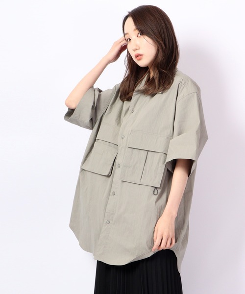 Revo.(レボ)の「Revo. コットンナイロンストレット 立体ポケット SSシャツ(シャツ/ブラウス・メンズ・ブラック/グレー/オリーブ・2/1)」の10枚目の写真