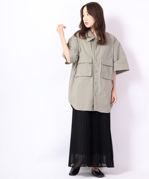Revo.(レボ)の「Revo. コットンナイロンストレット 立体ポケット SSシャツ(シャツ/ブラウス・メンズ・ブラック/グレー/オリーブ・2/1)」の12枚目の写真