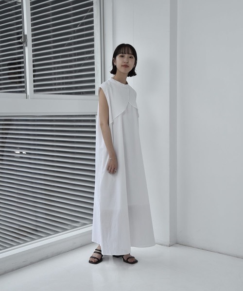 lawgy（ラウジー）の「no sleeve cape op（ワンピース・レディース・ホワイト/ブラック・FREE）」の4枚目の写真
