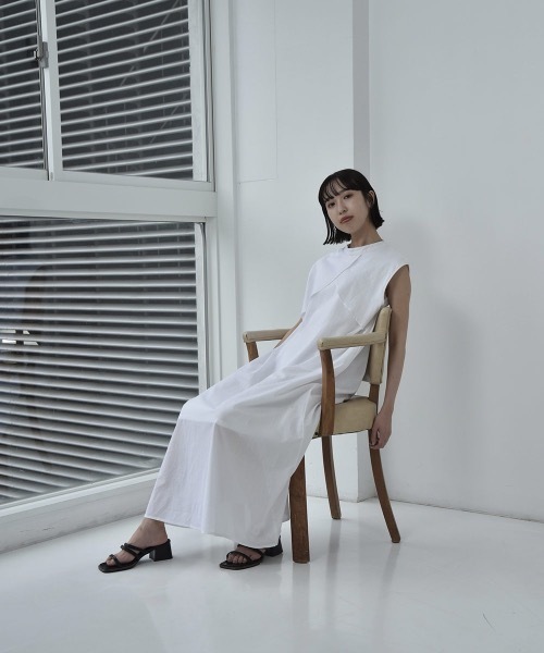 lawgy（ラウジー）の「no sleeve cape op（ワンピース・レディース・ホワイト/ブラック・FREE）」の9枚目の写真