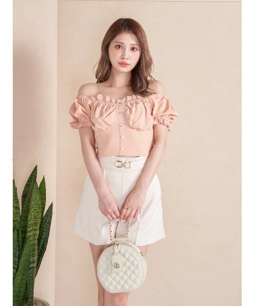 Darich(ダーリッチ)の「コットンライクフリルオフショルトップス(Tシャツ/カットソー・レディース・ホワイト/ブラック/ピンク・FREE)」の1枚目の写真