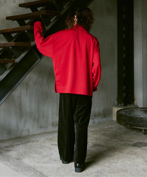 CASPER JOHN(キャスパージョン)の「High slit turtle neck big cut sew/ハイスリットタートルネックカットソー(Tシャツ/カットソー・メンズ・マスタード/グリーン/レッド/ホワイト/ライトブルー/ブラック・SMALL/MEDIUM/LARGE)」の16枚目の写真