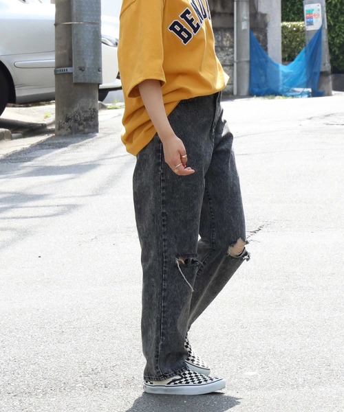 HONEYSUCKLE ROSE(ハニーサックルローズ)の「【HONEYSUCKLE ROSE】ダメージテーパードデニムパンツ(デニムパンツ・レディース・ブラック/ライトインディゴブルー・M/L/S)」の12枚目の写真