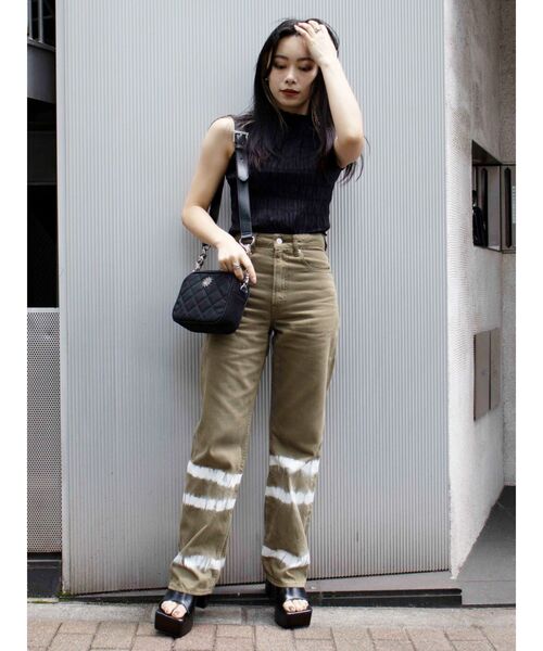 EVRIS（エヴリス）の「ブリーチカラーデニムパンツ（デニムパンツ・レディース・カーキ/マスタード・SMALL/MEDIUM）」の22枚目の写真