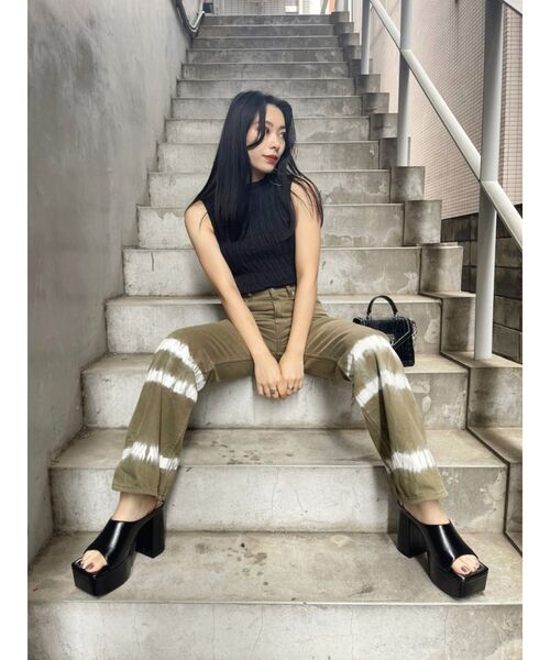 EVRIS（エヴリス）の「ブリーチカラーデニムパンツ（デニムパンツ・レディース・カーキ/マスタード・SMALL/MEDIUM）」の18枚目の写真