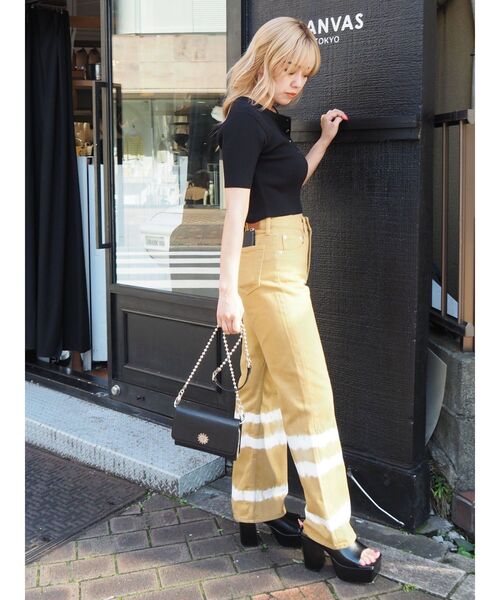 EVRIS（エヴリス）の「ブリーチカラーデニムパンツ（デニムパンツ・レディース・カーキ/マスタード・SMALL/MEDIUM）」の13枚目の写真