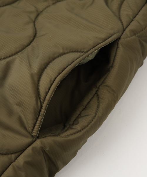 UNIVERSAL OVERALL（ユニバーサルオーバーオール）の「【UNIVERSAL OVERALL】QUILT RIP STOP COAT / キルティング中綿ノーカラーコート（ノーカラーコート・レディース・ブラック/オリーブ/オフホワイト・SMALL/MEDIUM/LARGE）」の8枚目の写真