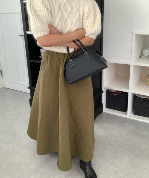 LAUIR(ラウアー)の「ダイヤキルティングフレアスカート(スカート・レディース・ブラック/グリーン/ダークブラウン・LARGE/MEDIUM)」の1枚目の写真