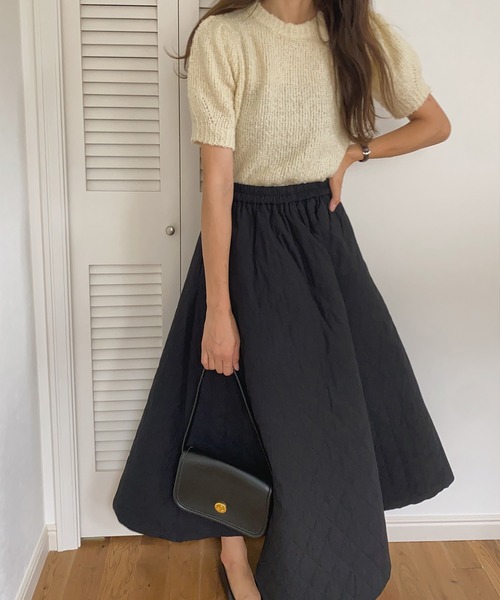 LAUIR(ラウアー)の「ダイヤキルティングフレアスカート(スカート・レディース・ブラック/グリーン/ダークブラウン・LARGE/MEDIUM)」の2枚目の写真