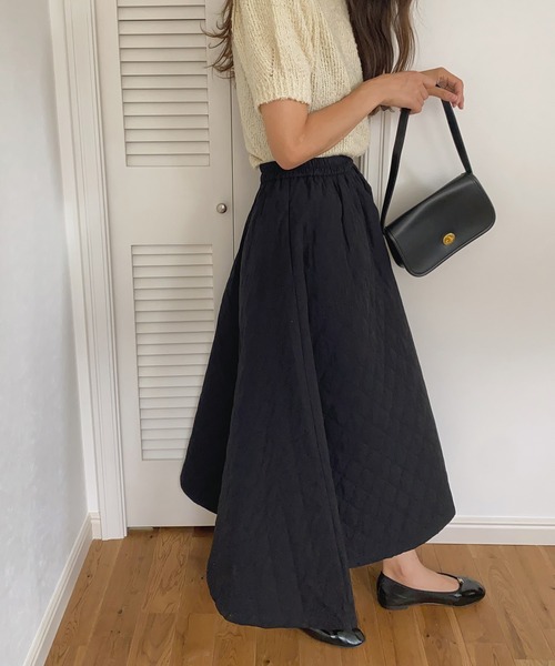 LAUIR(ラウアー)の「ダイヤキルティングフレアスカート(スカート・レディース・ブラック/グリーン/ダークブラウン・LARGE/MEDIUM)」の4枚目の写真