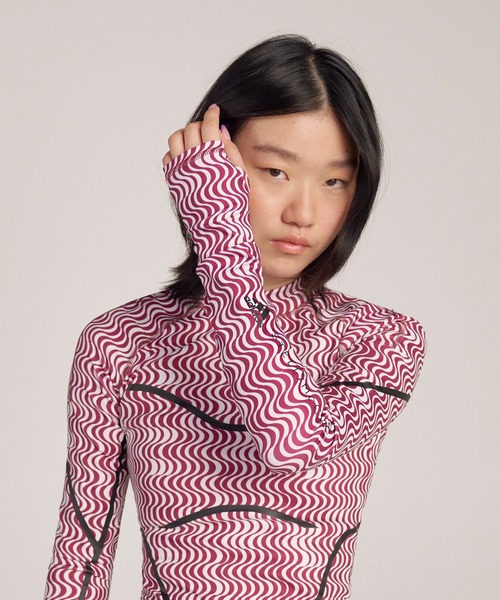 adidas by Stella McCartney メタリックプリント ロンt トップス