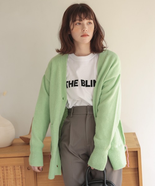 ANGIE（アンジー）の「配色リンキングVネックニットカーディガン（カーディガン/ボレロ・レディース・ピンク/ライム/オレンジ/アイボリー/ライトパープル・FREE）」の11枚目の写真