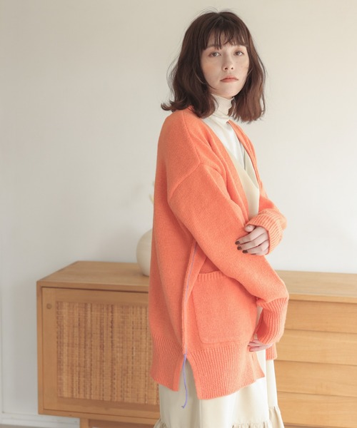 ANGIE（アンジー）の「配色リンキングVネックニットカーディガン（カーディガン/ボレロ・レディース・ピンク/ライム/オレンジ/アイボリー/ライトパープル・FREE）」の18枚目の写真