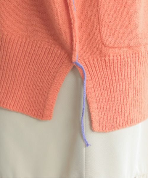 ANGIE（アンジー）の「配色リンキングVネックニットカーディガン（カーディガン/ボレロ・レディース・ピンク/ライム/オレンジ/アイボリー/ライトパープル・FREE）」の6枚目の写真