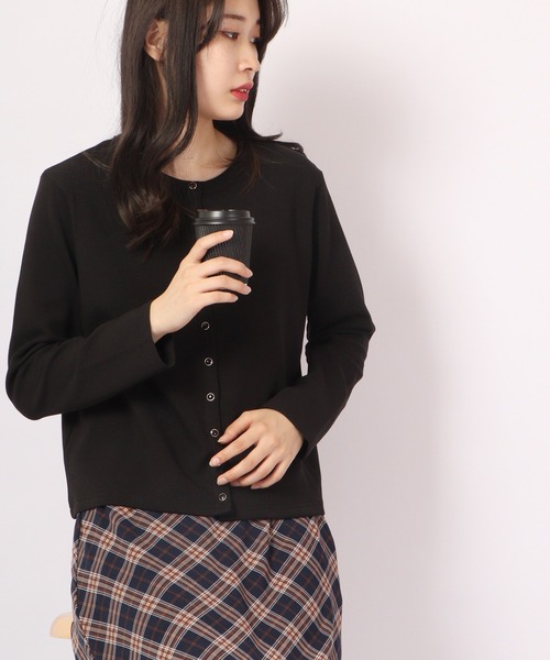 Anna Nicola(アンナニコラ)の「Anna Nicola コットンダンボール スナップ カーディガン(カーディガン/ボレロ・レディース・キャメル/レッド/ブラック・38)」の6枚目の写真