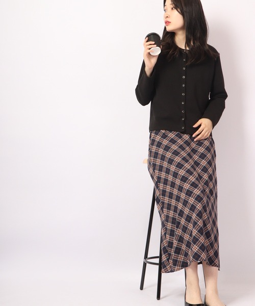 Anna Nicola(アンナニコラ)の「Anna Nicola コットンダンボール スナップ カーディガン(カーディガン/ボレロ・レディース・キャメル/レッド/ブラック・38)」の9枚目の写真