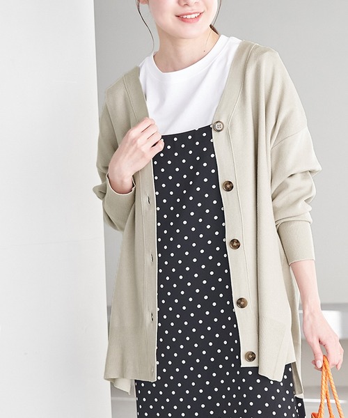 ROPE' PICNIC(ロペピクニック)の「【WEB限定カラー:モカ,ブルー】アンチピリングVあきニットカーディガン(カーディガン/ボレロ・レディース・イエロー系その他3/ブラック/パープル/ブルー/グレー系その他/キナリ・38)」の4枚目の写真