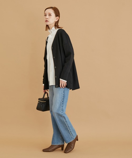 ROPE' PICNIC(ロペピクニック)の「【WEB限定カラー:モカ,ブルー】アンチピリングVあきニットカーディガン(カーディガン/ボレロ・レディース・イエロー系その他3/ブラック/パープル/ブルー/グレー系その他/キナリ・38)」の11枚目の写真