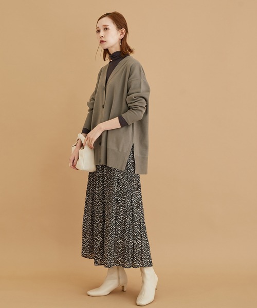 ROPE' PICNIC(ロペピクニック)の「【WEB限定カラー:モカ,ブルー】アンチピリングVあきニットカーディガン(カーディガン/ボレロ・レディース・イエロー系その他3/ブラック/パープル/ブルー/グレー系その他/キナリ・38)」の9枚目の写真